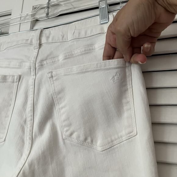 DL1961 Denim Mara Straight Mid Rise Instasculpt Ankle in white Milk, size 27 - Picture 12 of 15